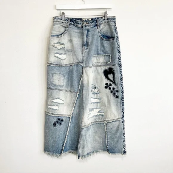 Free People Maxed Out Maxi Denim Skirt Embroidered Patchwork Size 10 - Picture 5 of 16